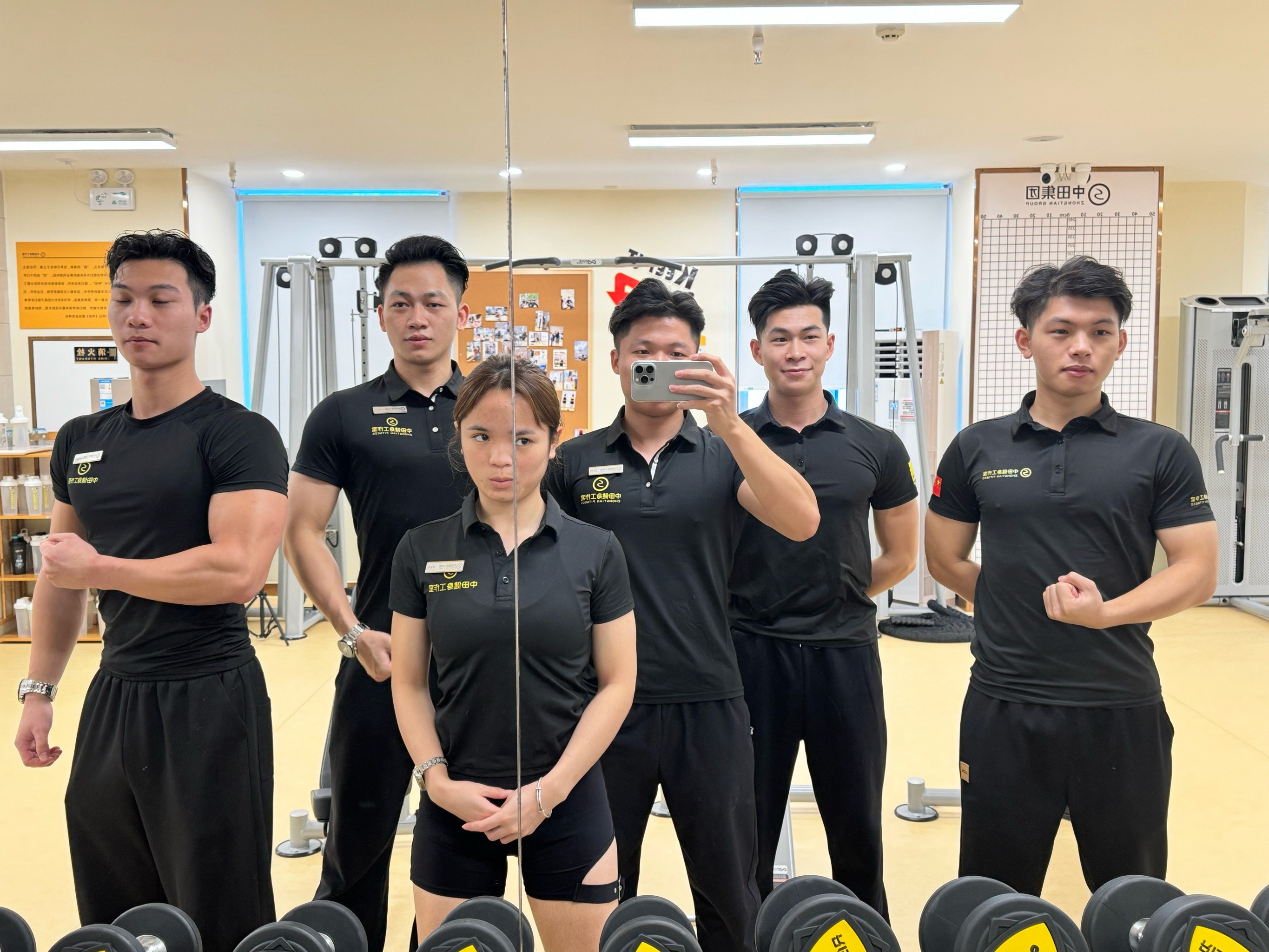 教练团队进行严格训练备战冠军