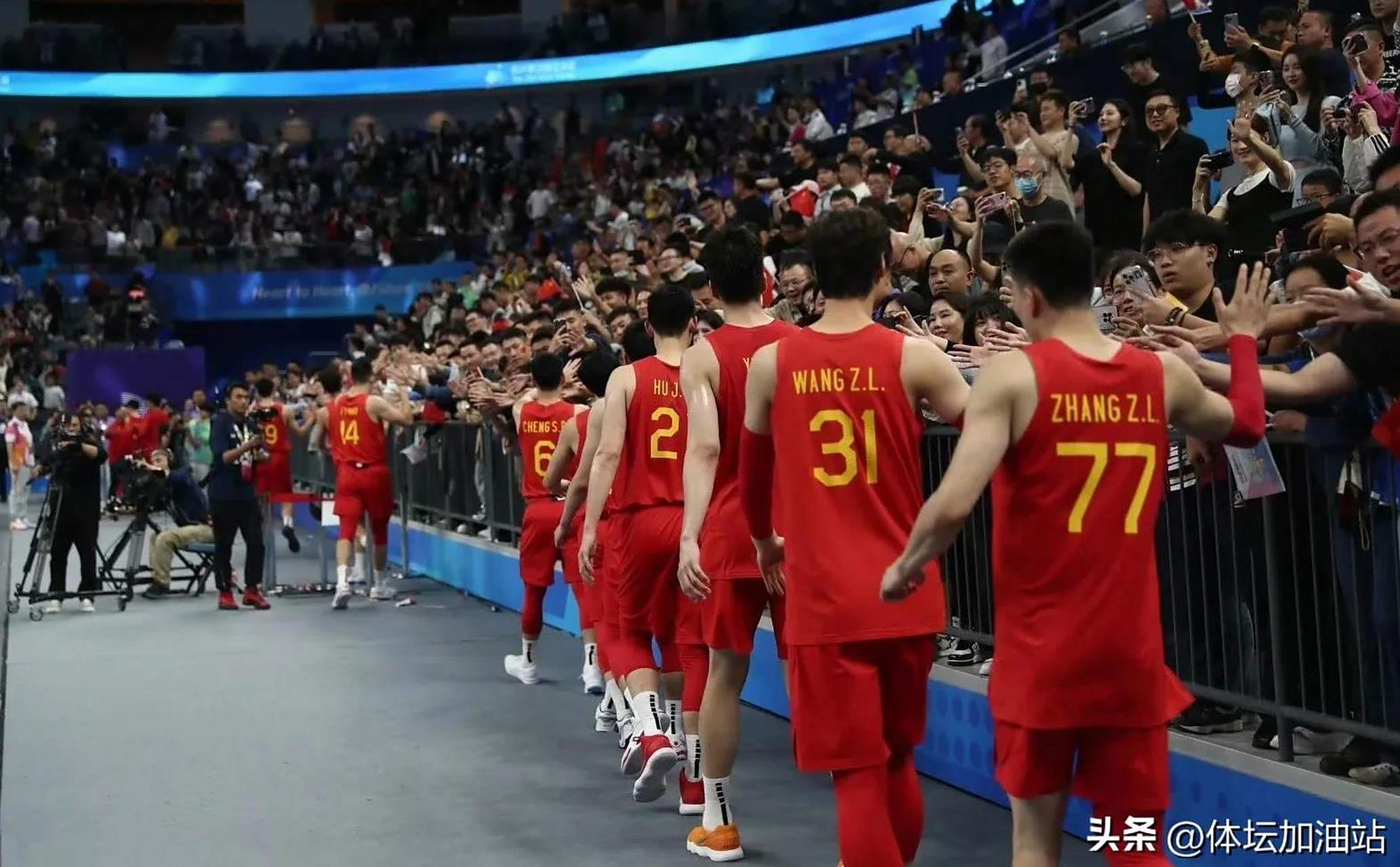 开云体育官网入口-热闹CBA篮球赛即将开打,球迷热情高涨的简单介绍