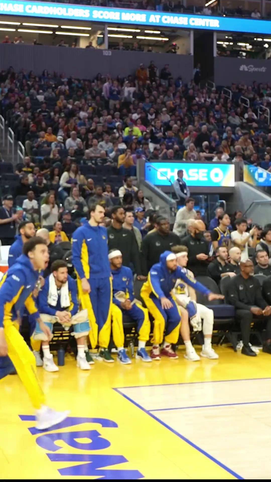 包含勇士击败灰狼：库里砍下20+带队成功拿下的词条