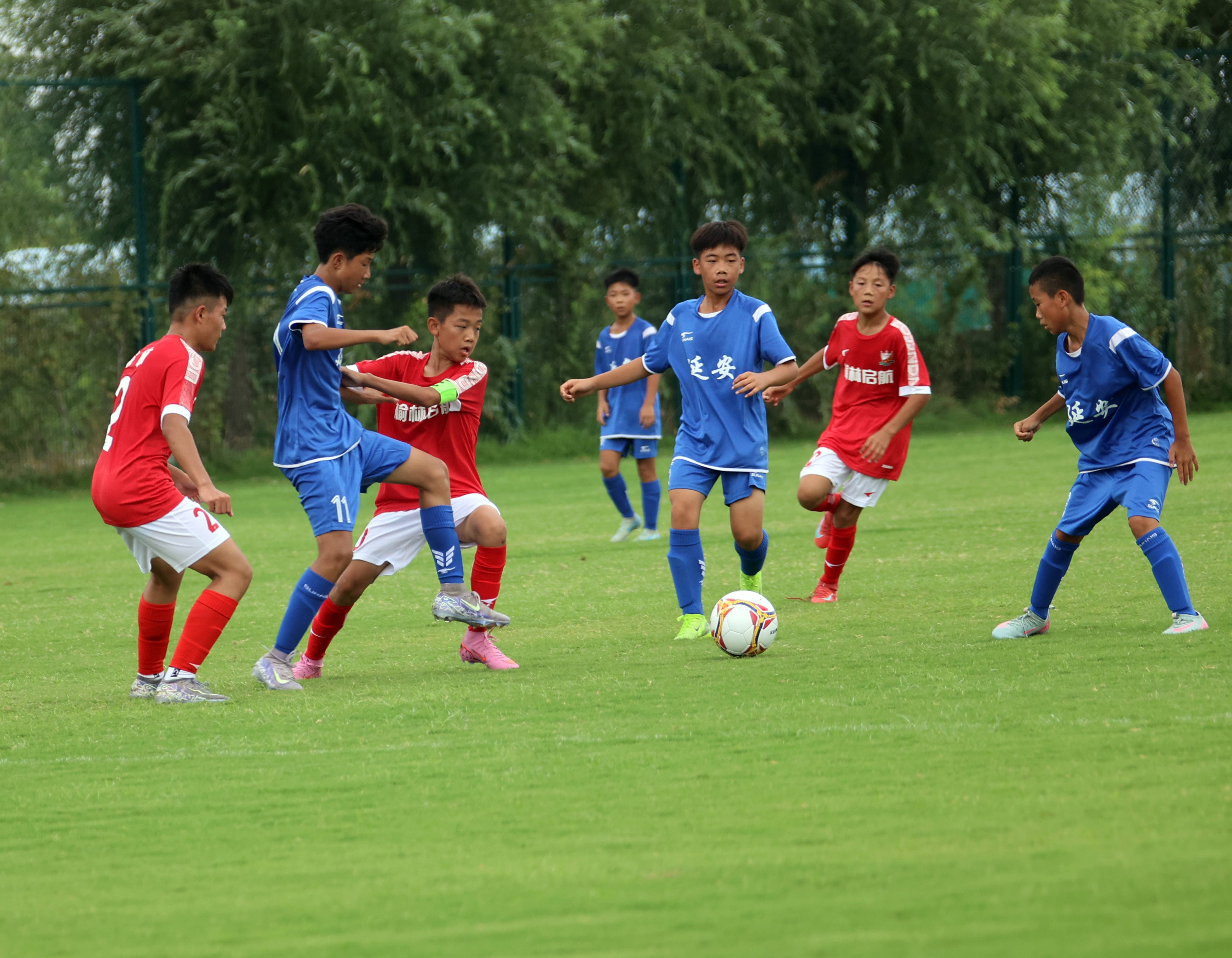 开云体育官网入口-运动员们在足球比赛中展现出极高的竞技水平